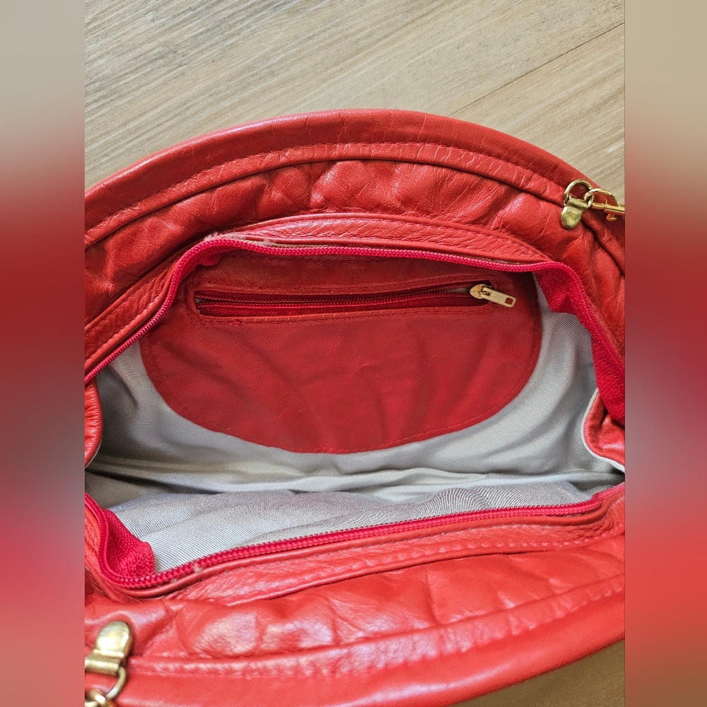 Vintage red leather bag - Picture 3 of 3
